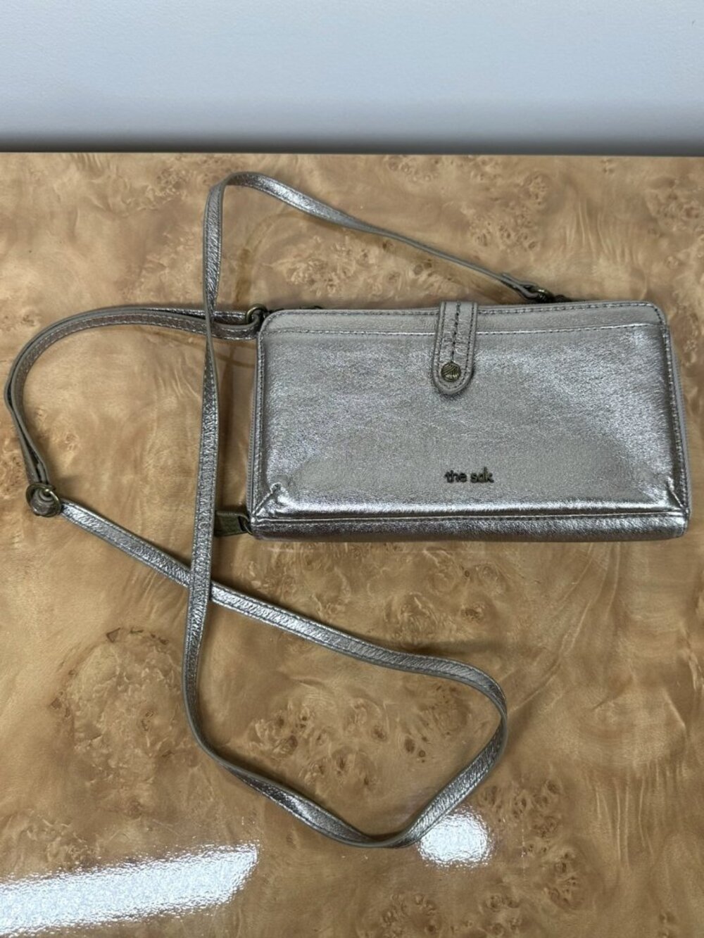 The Sak Metallic Silver Leather Wallet Crossbody Organizer Bag Convertible